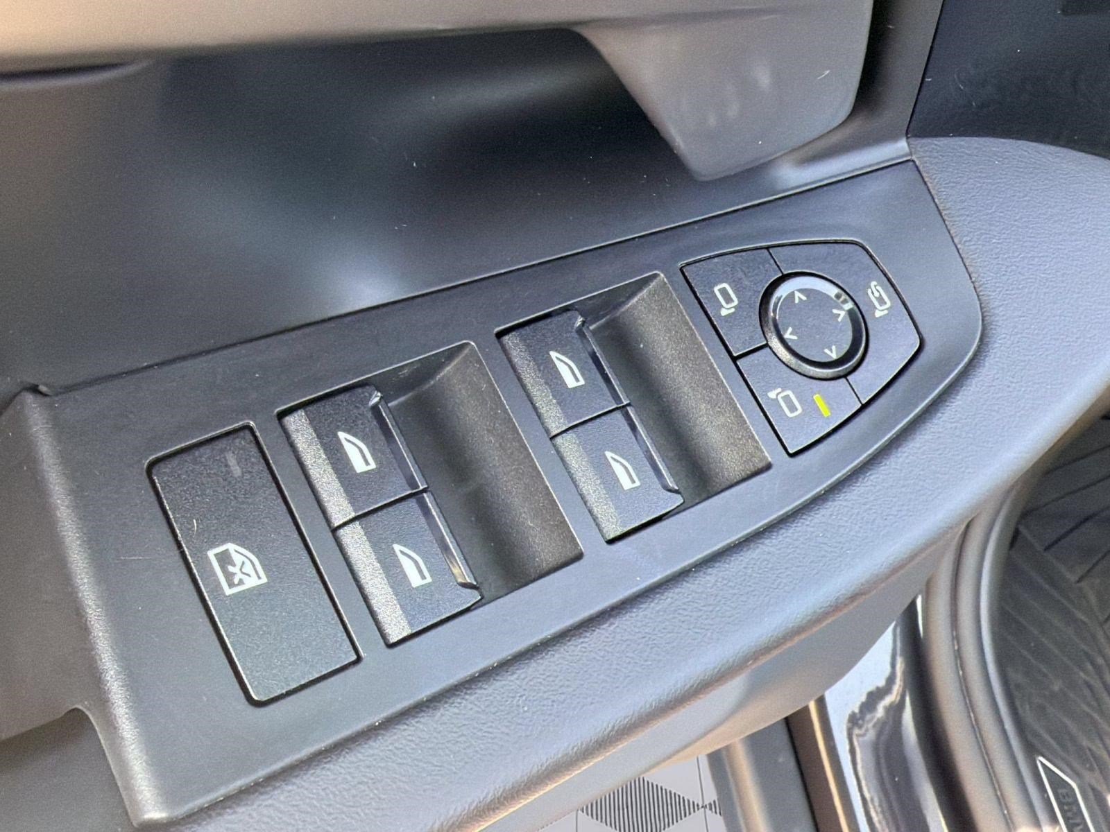 Used 2025 BMW 530i xDrive AWD/4WD image 26