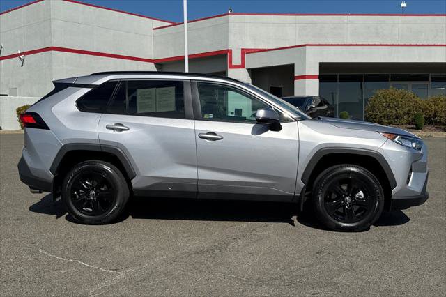 Certified 2021 Toyota RAV4 XLE w/ XLE Grade Weather Package AWD/4WD image 6