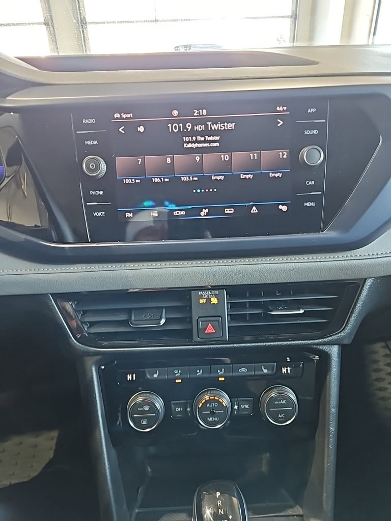 Used 2024 Volkswagen Taos SE image 29