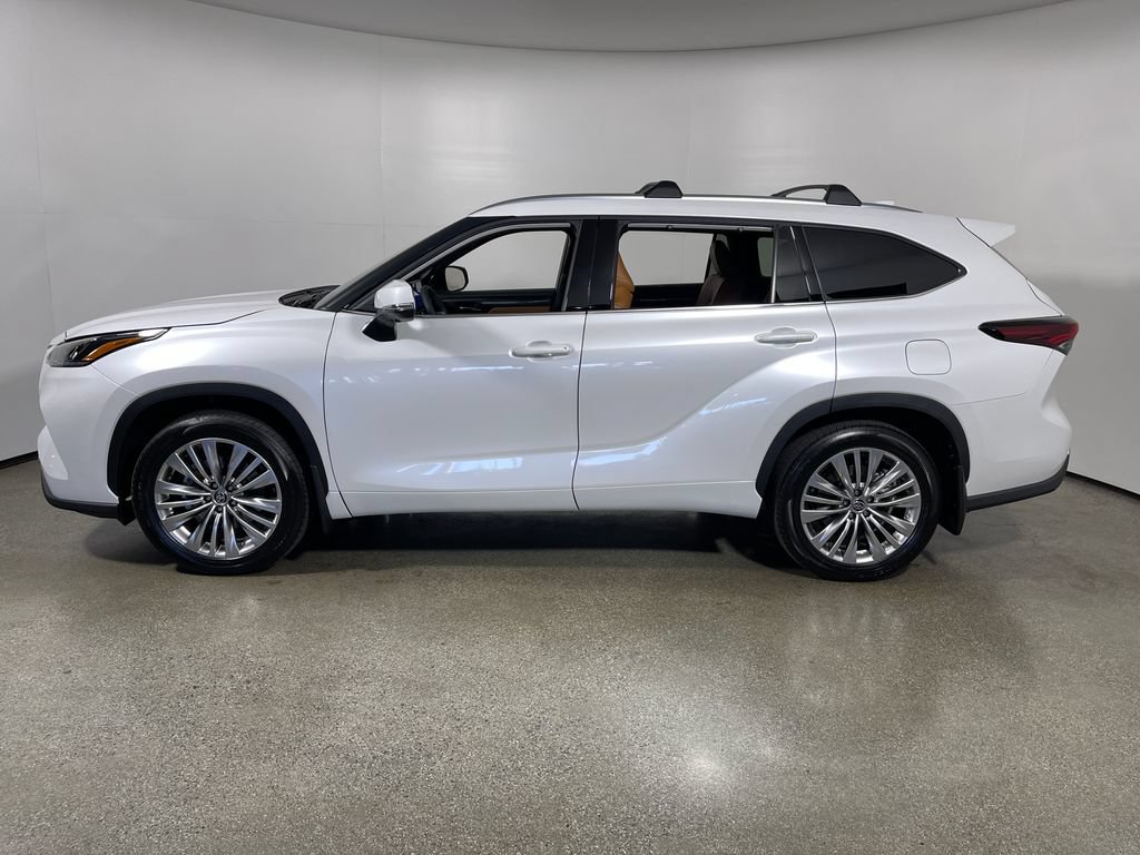 New 2026 Toyota Highlander Platinum AWD/4WD image 6