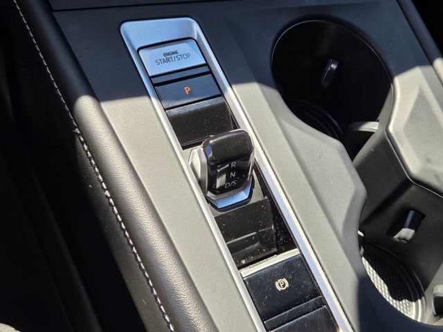 Used 2024 Volkswagen Atlas Cross Sport SE FWD image 21