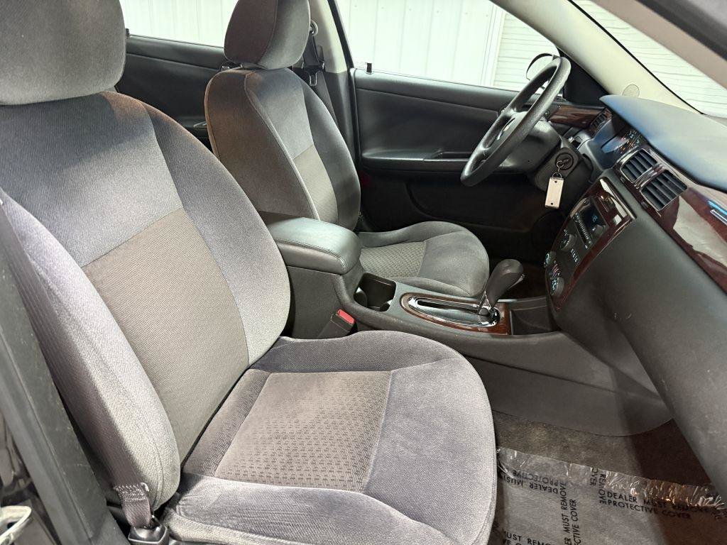 Used 2009 Chevrolet Impala LT FWD image 25
