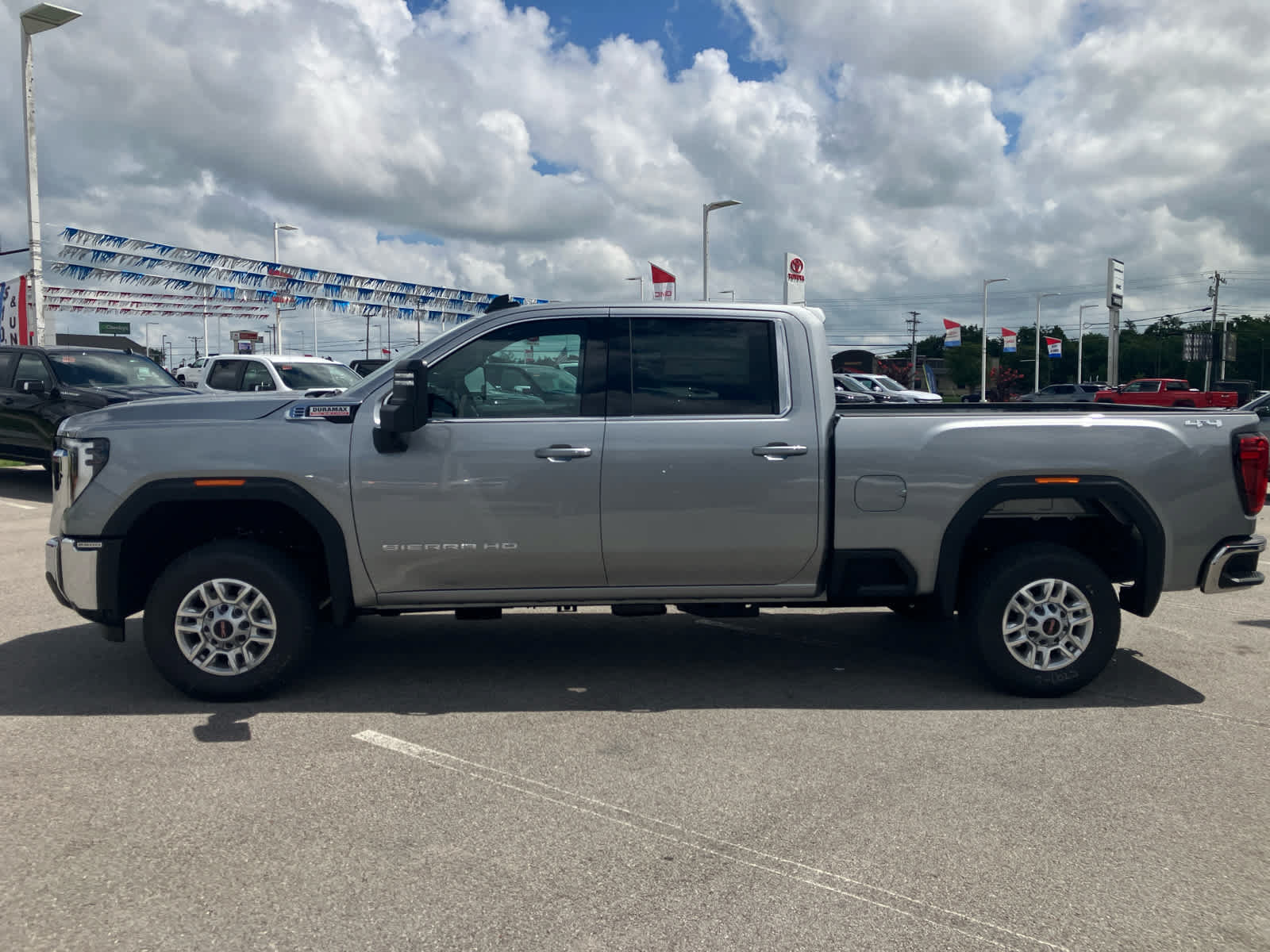 New 2026 GMC Sierra 2500 SLE AWD/4WD image 4