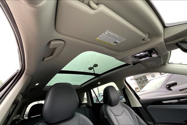 New 2025 Volkswagen Tiguan SE AWD/4WD image 26