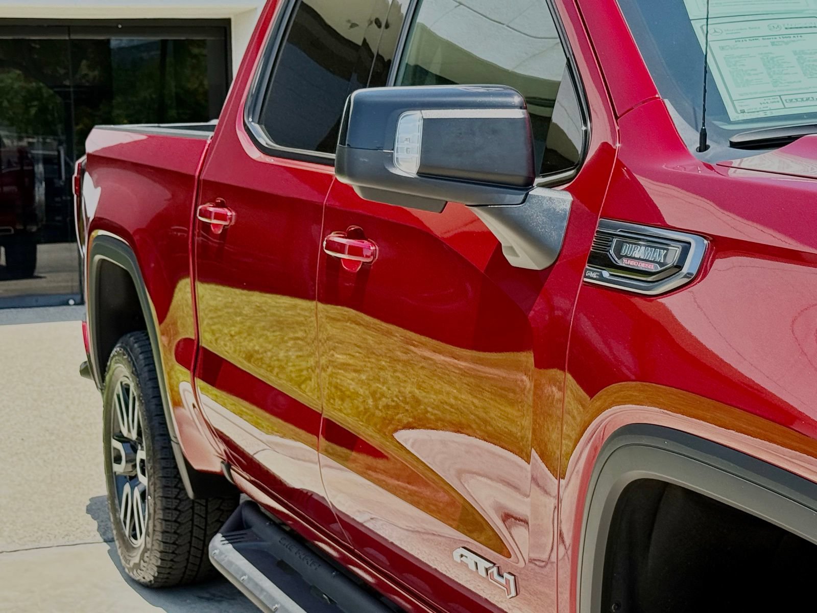 Used 2025 GMC Sierra 1500 AT4 w/ Technology Package AWD/4WD image 9