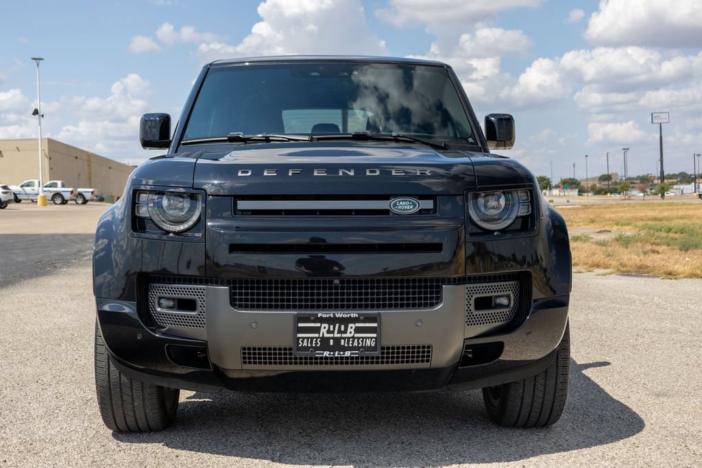 Used 2023 Land Rover Defender 110 V8 AWD/4WD image 2