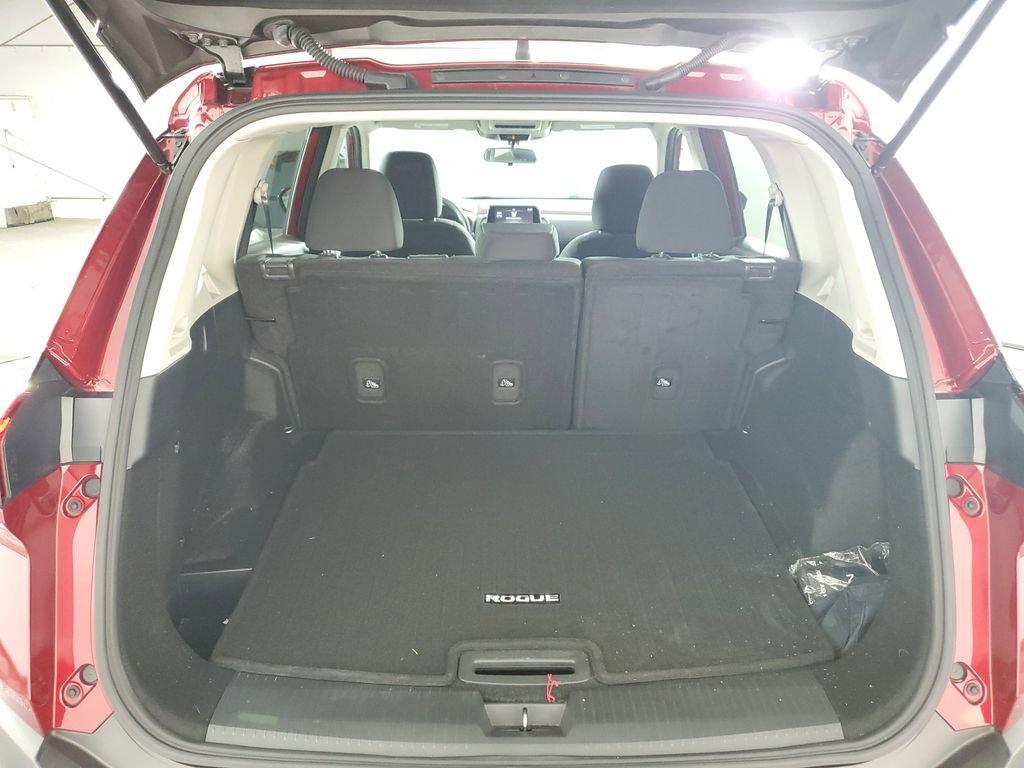 Used 2023 Nissan Rogue S image 32