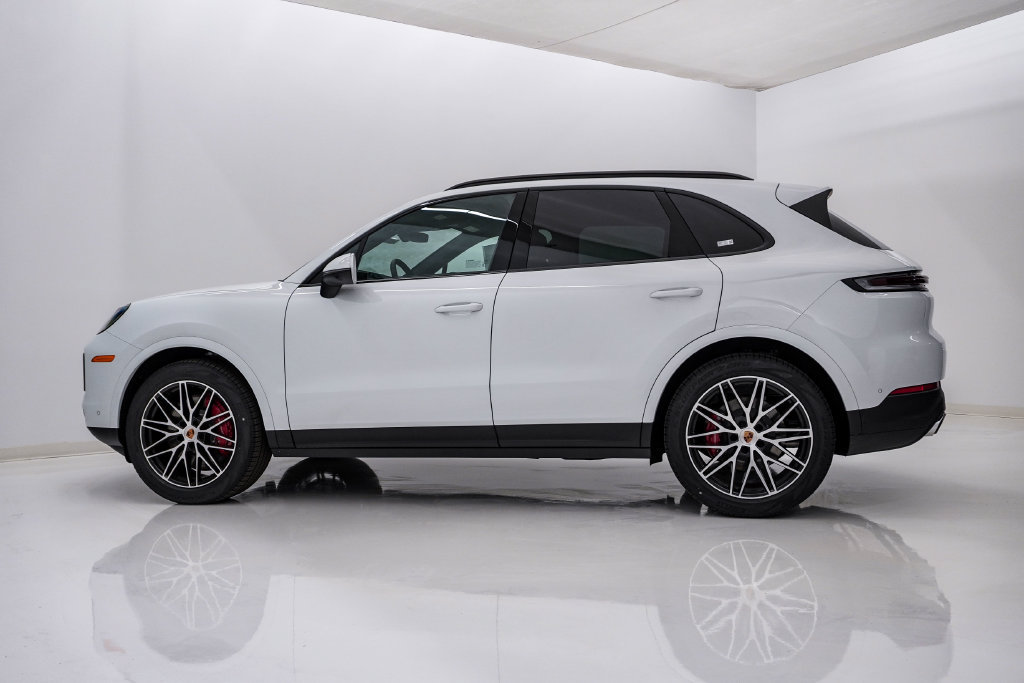 New 2026 Porsche Cayenne S AWD/4WD image 2