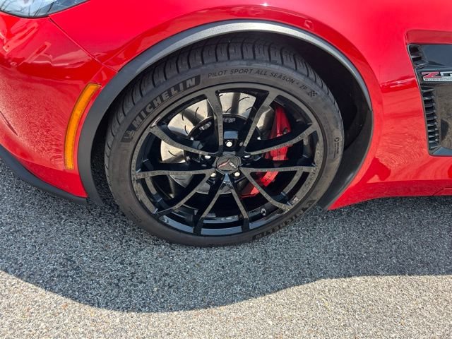 Used 2015 Chevrolet Corvette Z06 w/ 3LZ Preferred Equipment Group RWD image 10