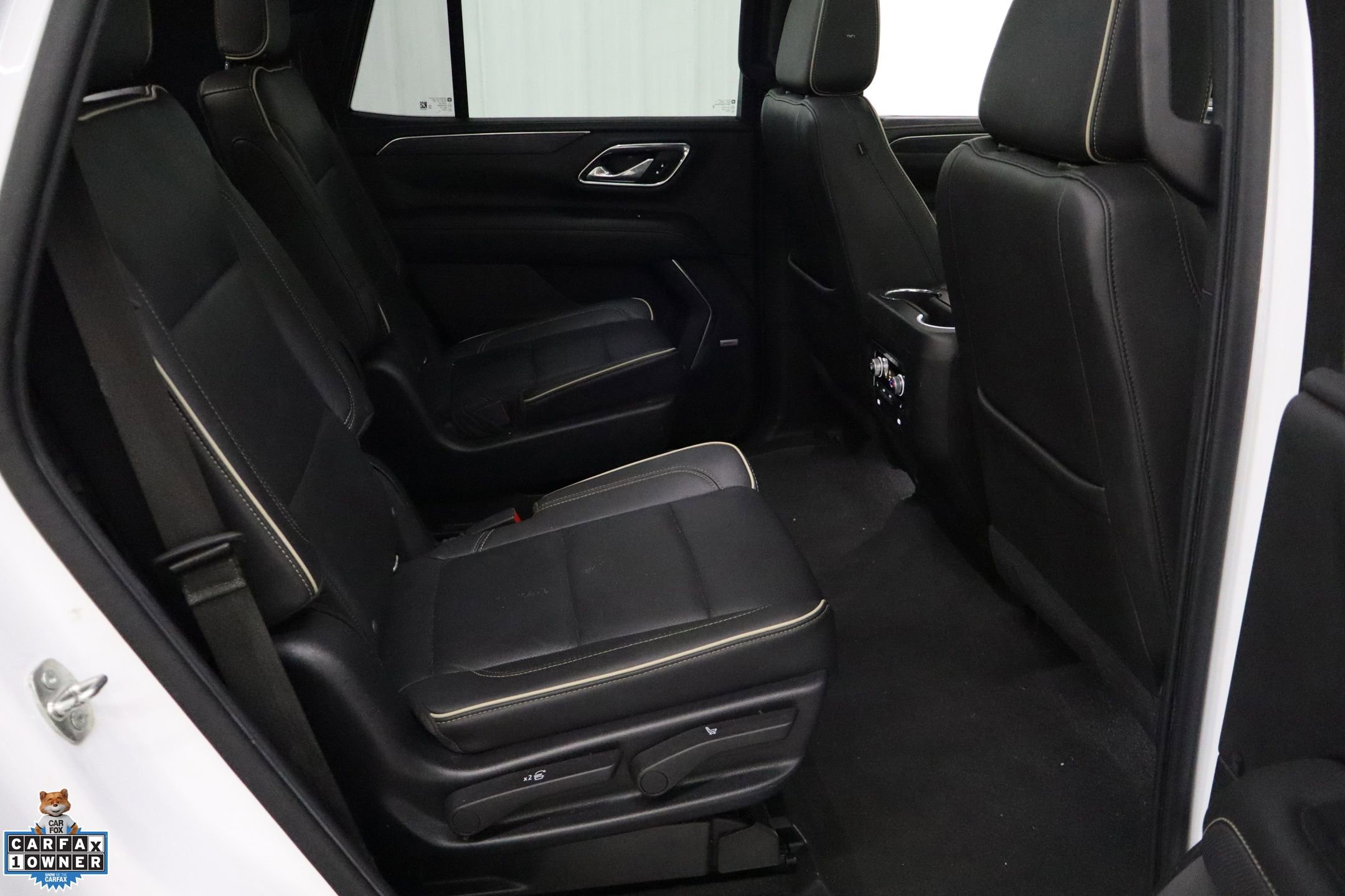 Used 2021 GMC Yukon SLT w/ SLT Premium Package image 28