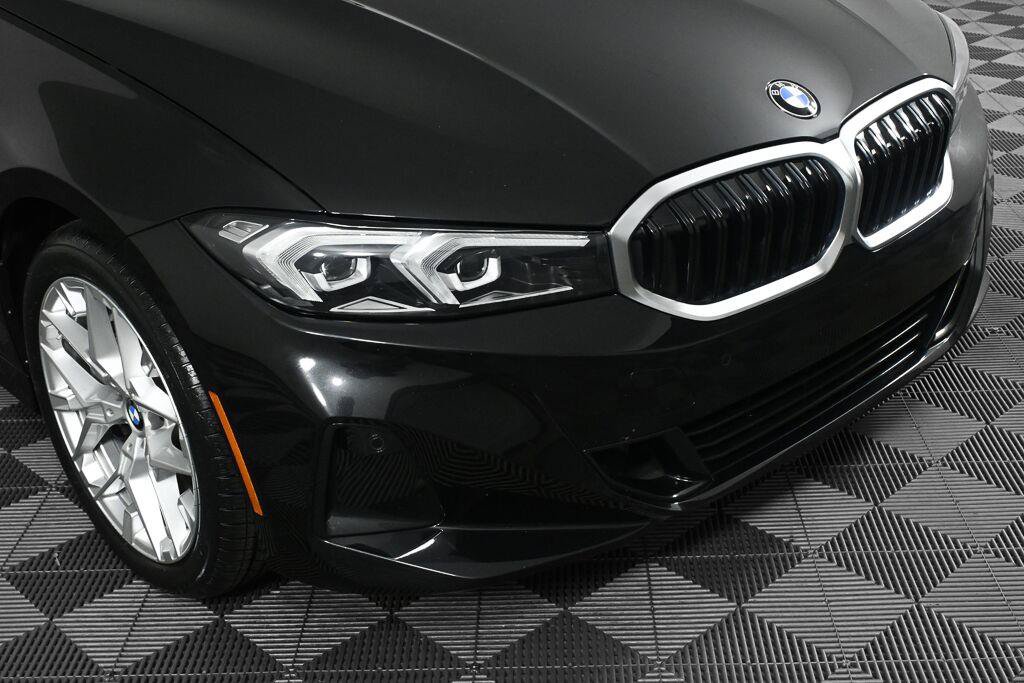 Used 2025 BMW 330i Sedan w/ Convenience Package RWD image 13