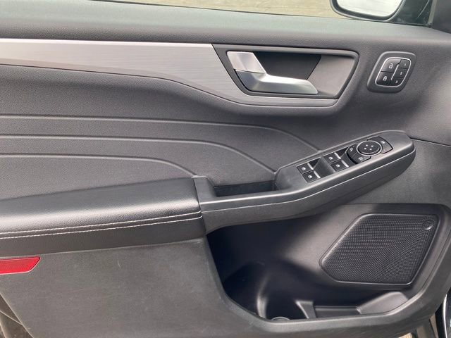 Used 2023 Ford Escape Platinum image 17