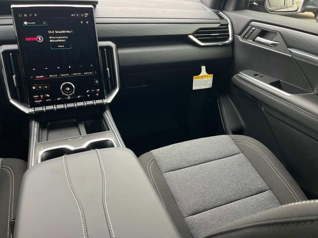 New 2026 GMC Acadia Elevation image 18