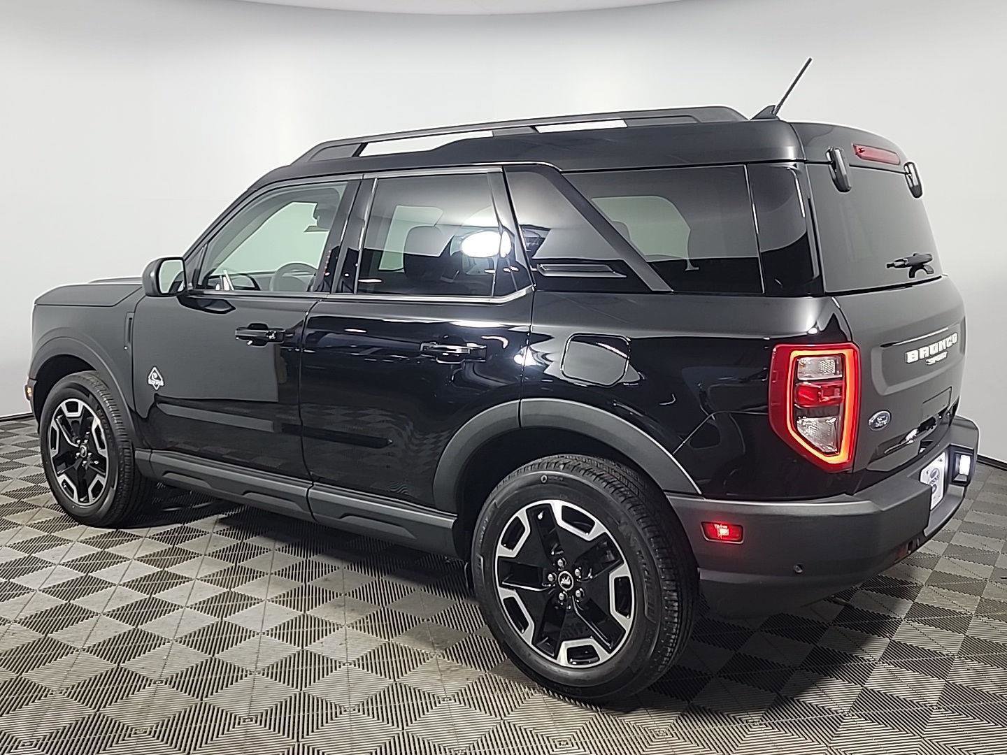 Used 2021 Ford Bronco Sport Outer Banks image 9