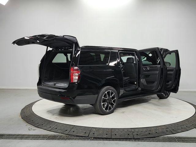Used 2024 Chevrolet Suburban RST RWD image 15