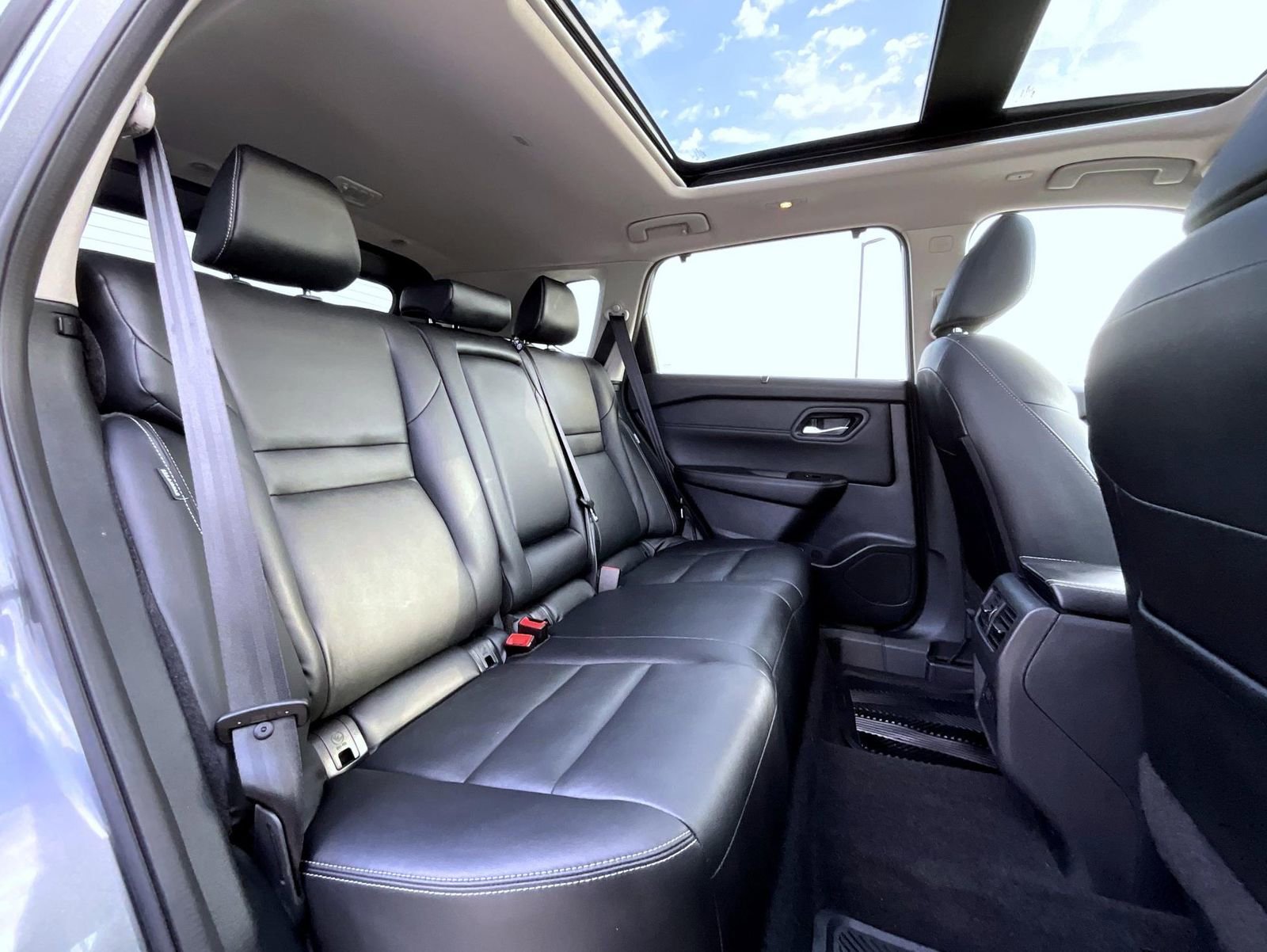 Certified 2024 Nissan Rogue SL w/ SL Premium Package image 19