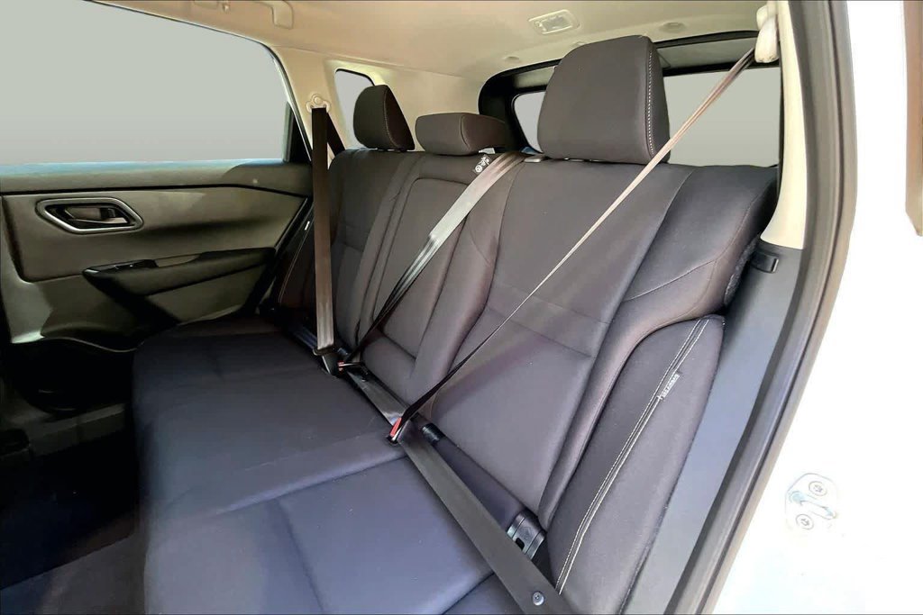 Used 2024 Nissan Rogue S FWD image 20
