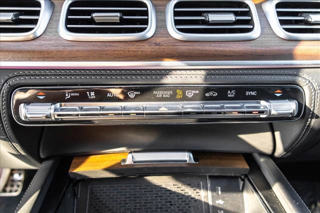 Used 2025 Mercedes-Benz GLS 580 4MATIC image 19
