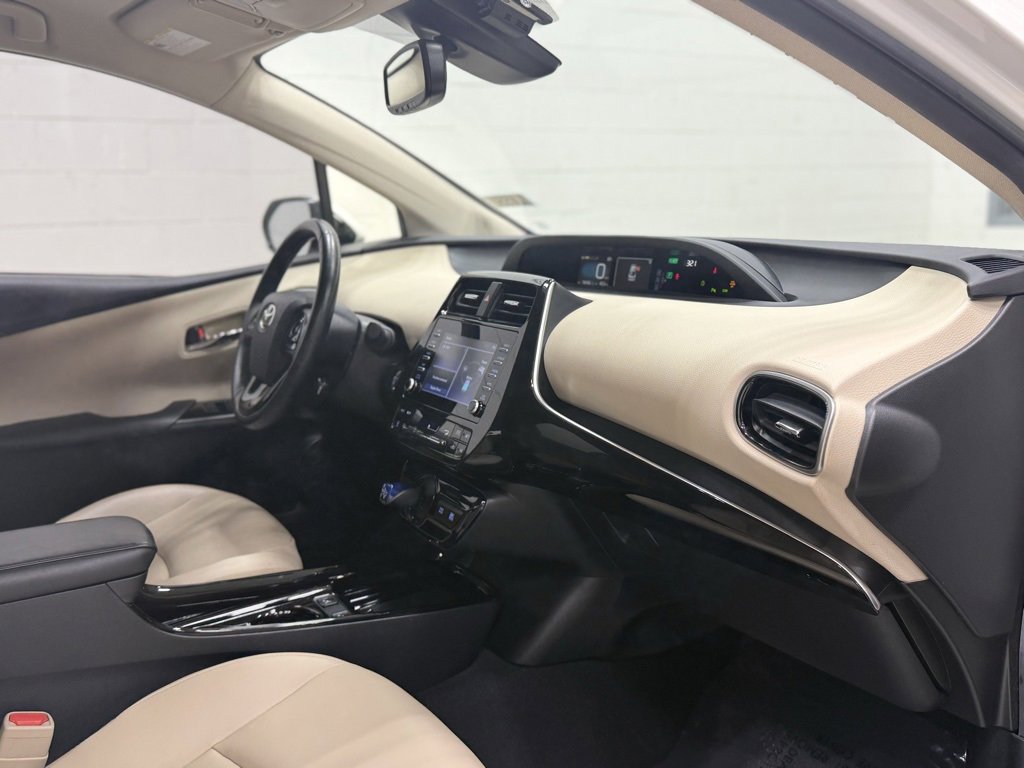 Used 2020 Toyota Prius XLE image 35