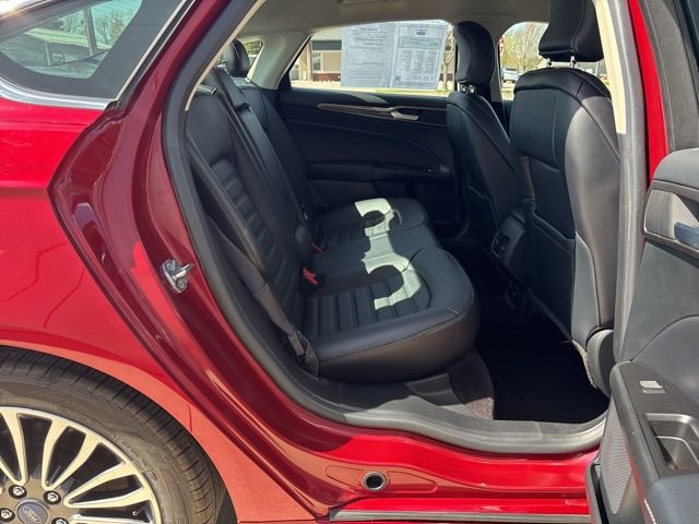 Used 2017 Ford Fusion SE w/ Fusion SE Technology Package FWD image 10