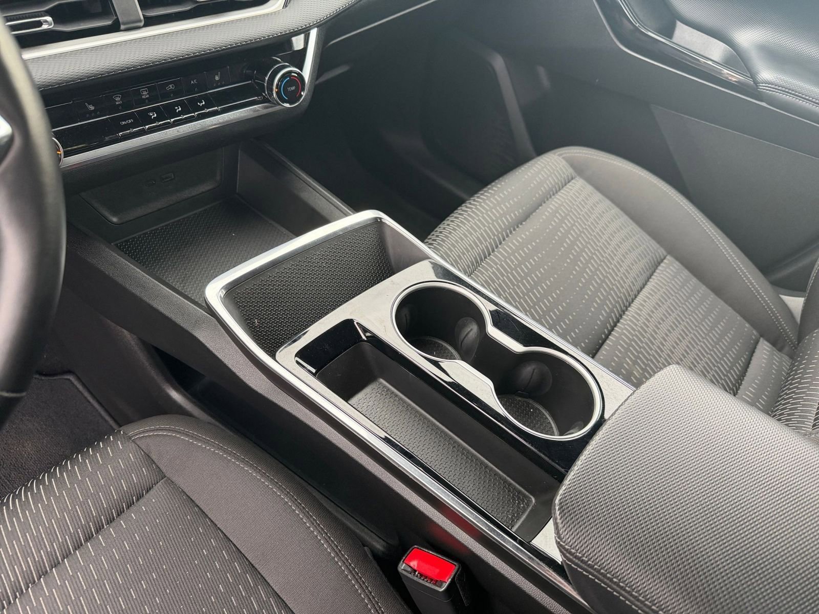 Used 2025 Chevrolet Equinox LT image 40