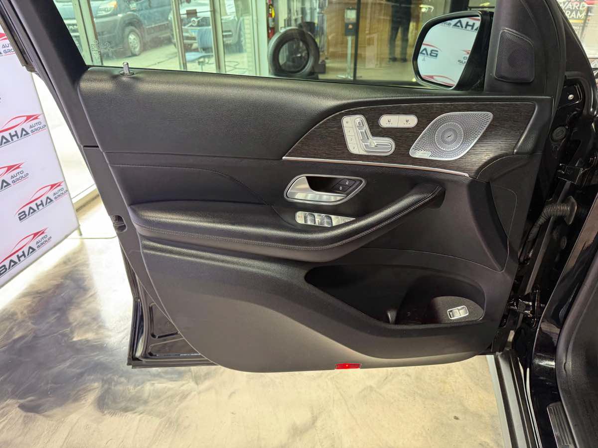 Used 2020 Mercedes-Benz GLE 350 4MATIC w/ Premium Package image 38