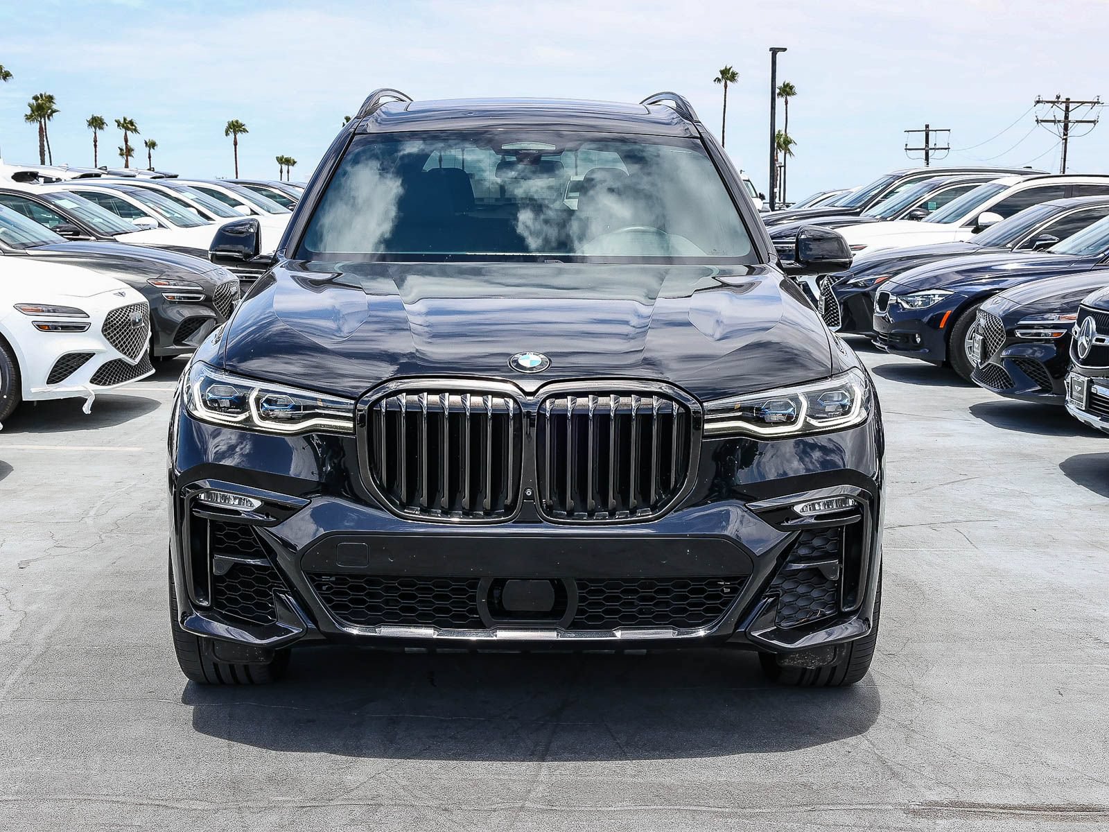 Used 2021 BMW X7 M50i AWD/4WD image 2