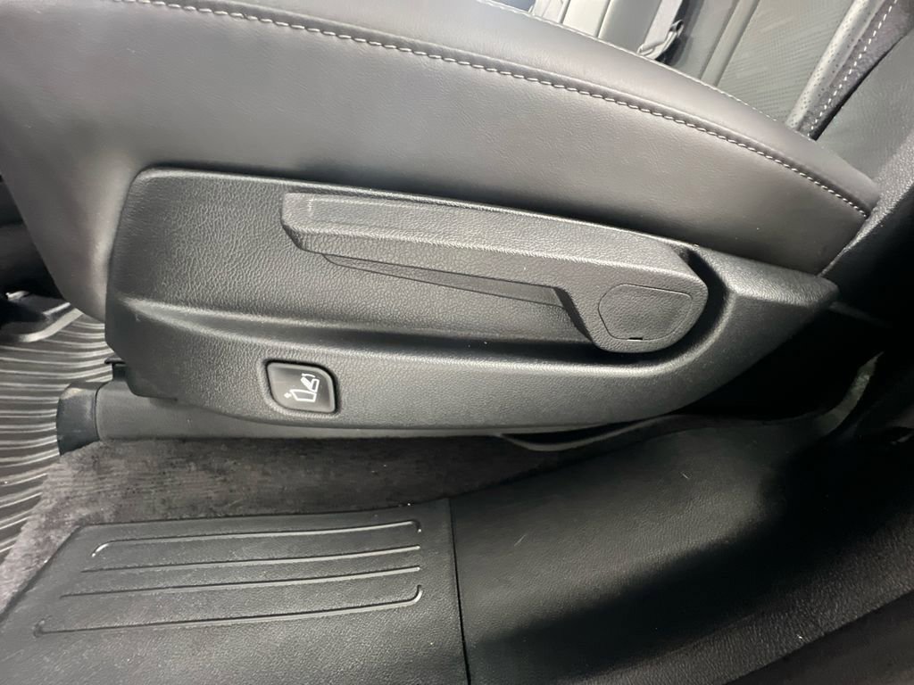 Used 2025 Kia Sorento S image 33