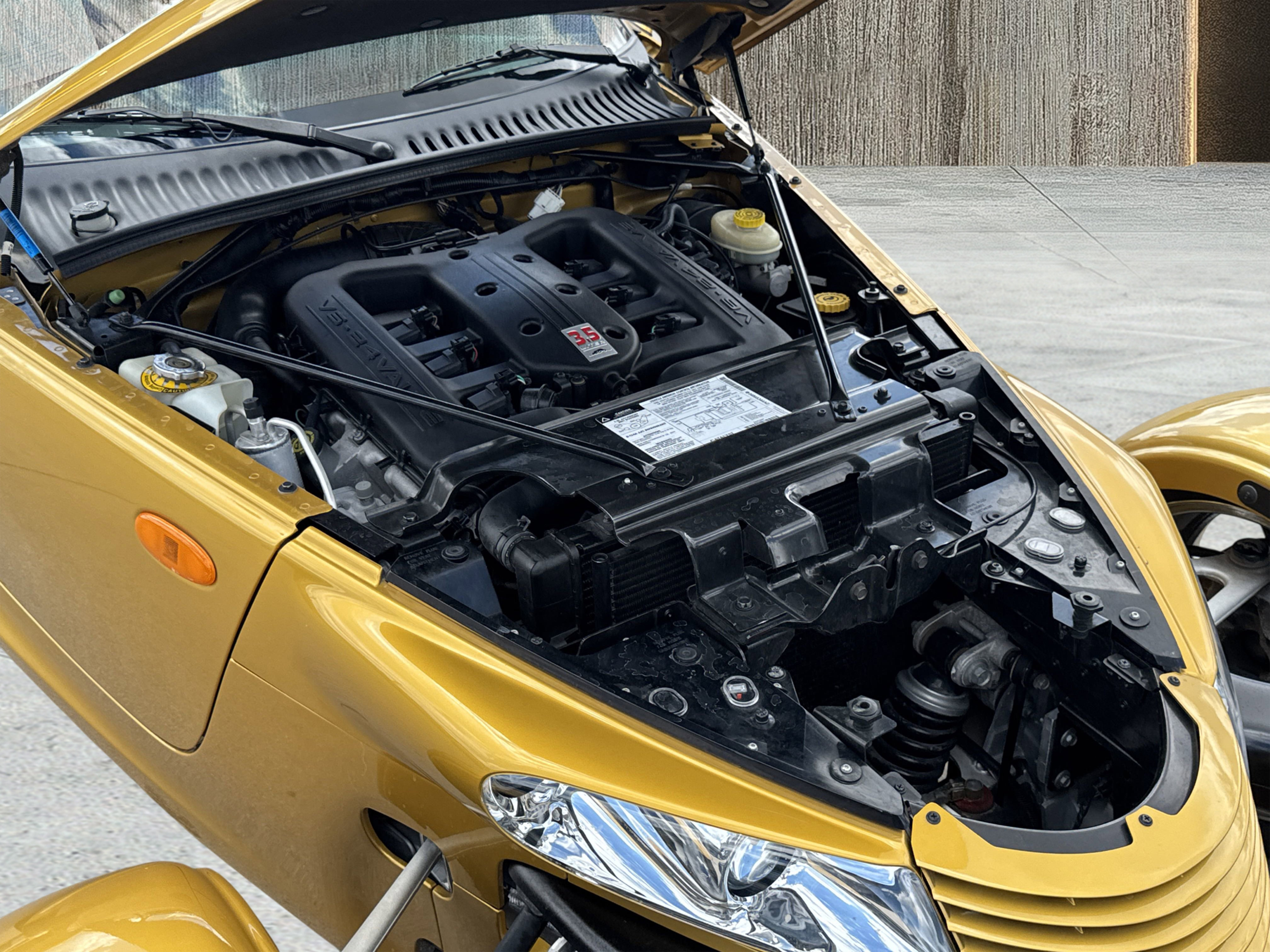Used 2002 Chrysler Prowler RWD image 14