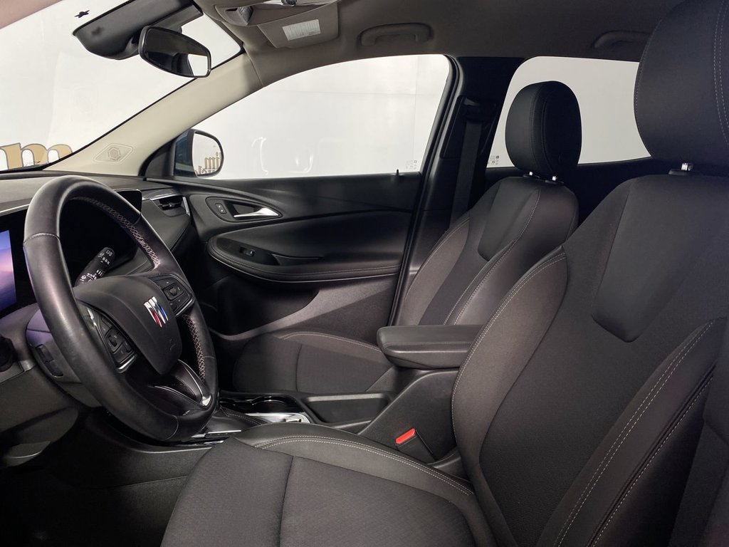 Certified 2024 Buick Encore GX Preferred w/ Comfort Package FWD image 11