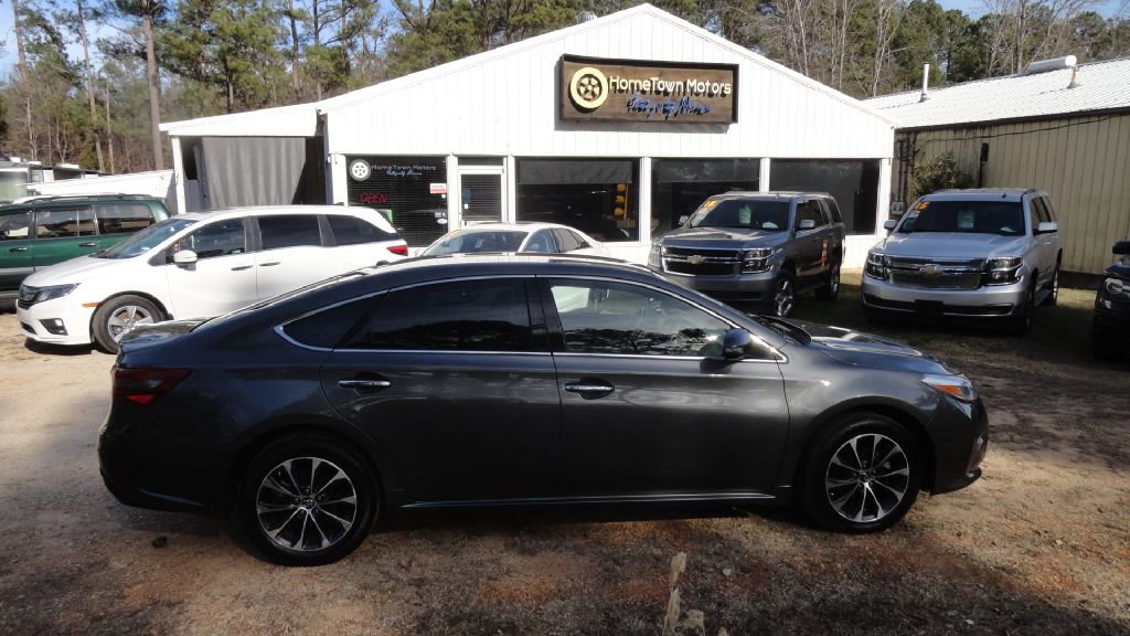 Used 2018 Toyota Avalon XLE image 8