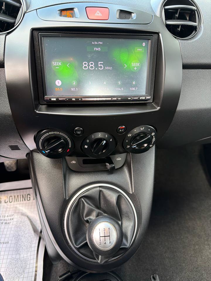 Used 2012 MAZDA MAZDA2 Sport FWD image 13