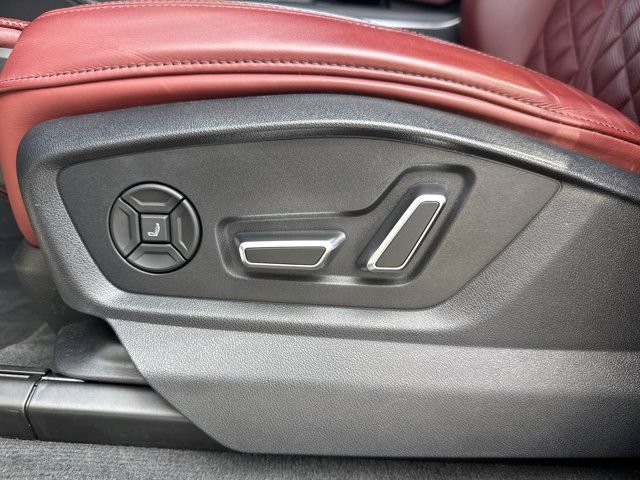 Used 2024 Audi SQ8 Prestige AWD/4WD image 11