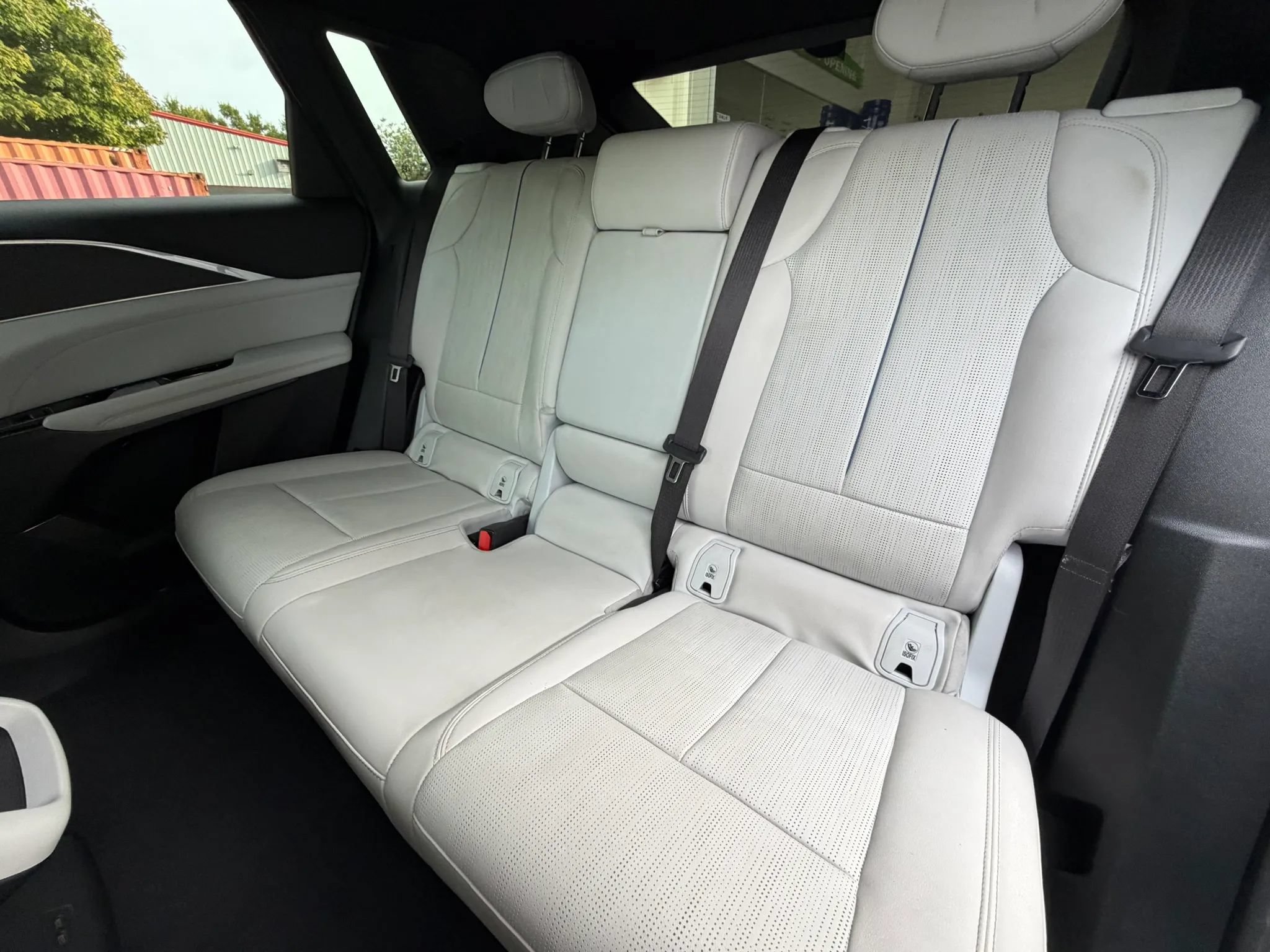 Used 2024 Cadillac Lyriq Luxury AWD/4WD image 16