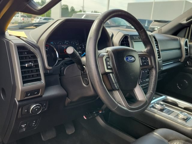 Used 2018 Ford Expedition XLT w/ Equipment Group 202A AWD/4WD image 8