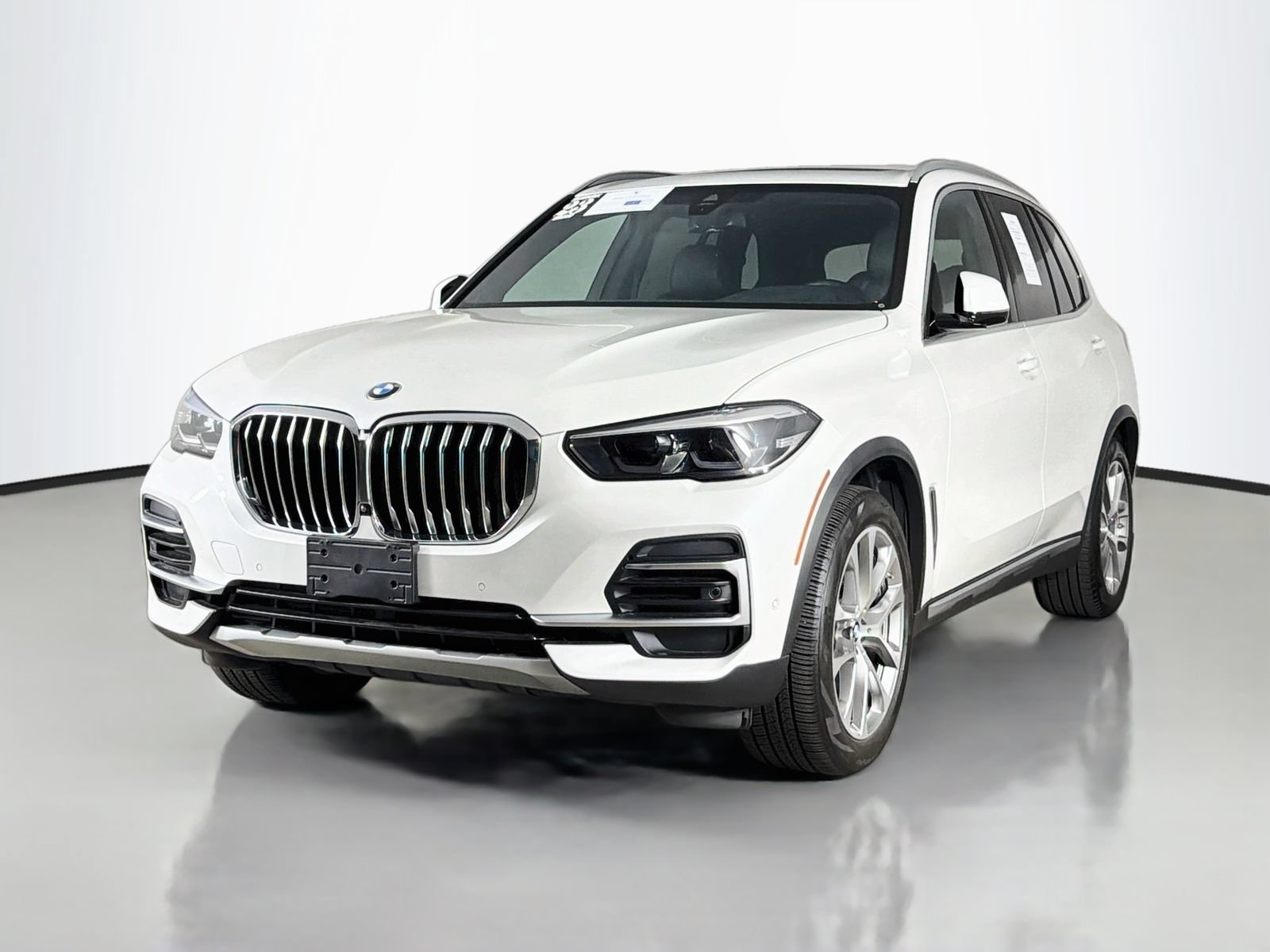 Certified 2023 BMW X5 xDrive40i w/ Premium Package AWD/4WD image 3