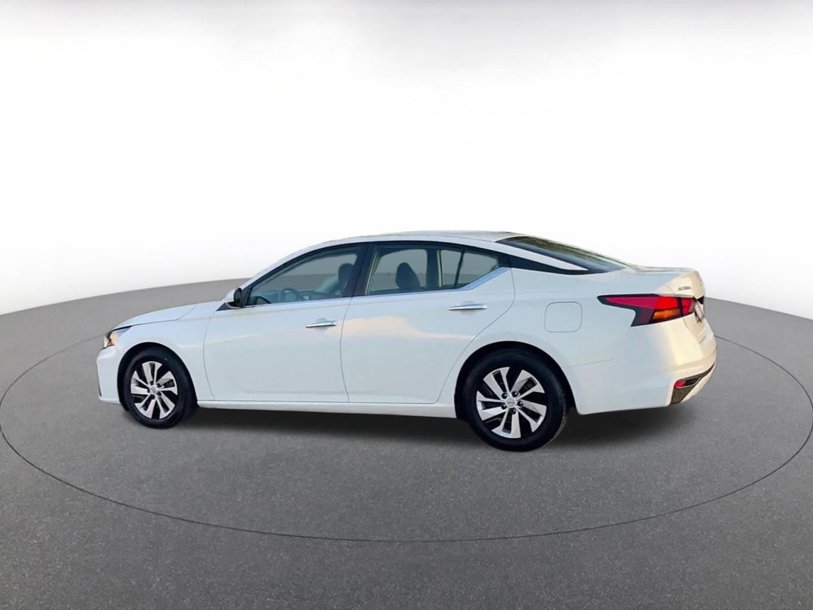 Used 2023 Nissan Altima 2.5 S image 10