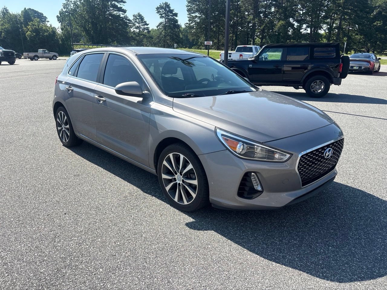 Used 2020 Hyundai Elantra GT FWD image 9