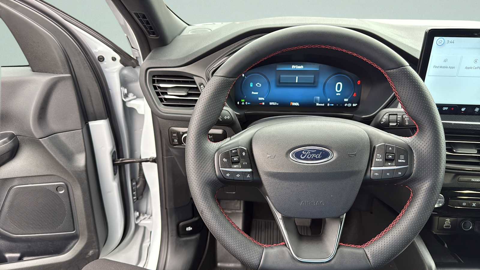 Used 2025 Ford Escape ST-Line Elite w/ Class II Trailer Tow Package image 31