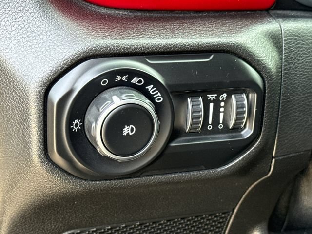 Used 2021 Jeep Wrangler Unlimited Rubicon AWD/4WD image 23