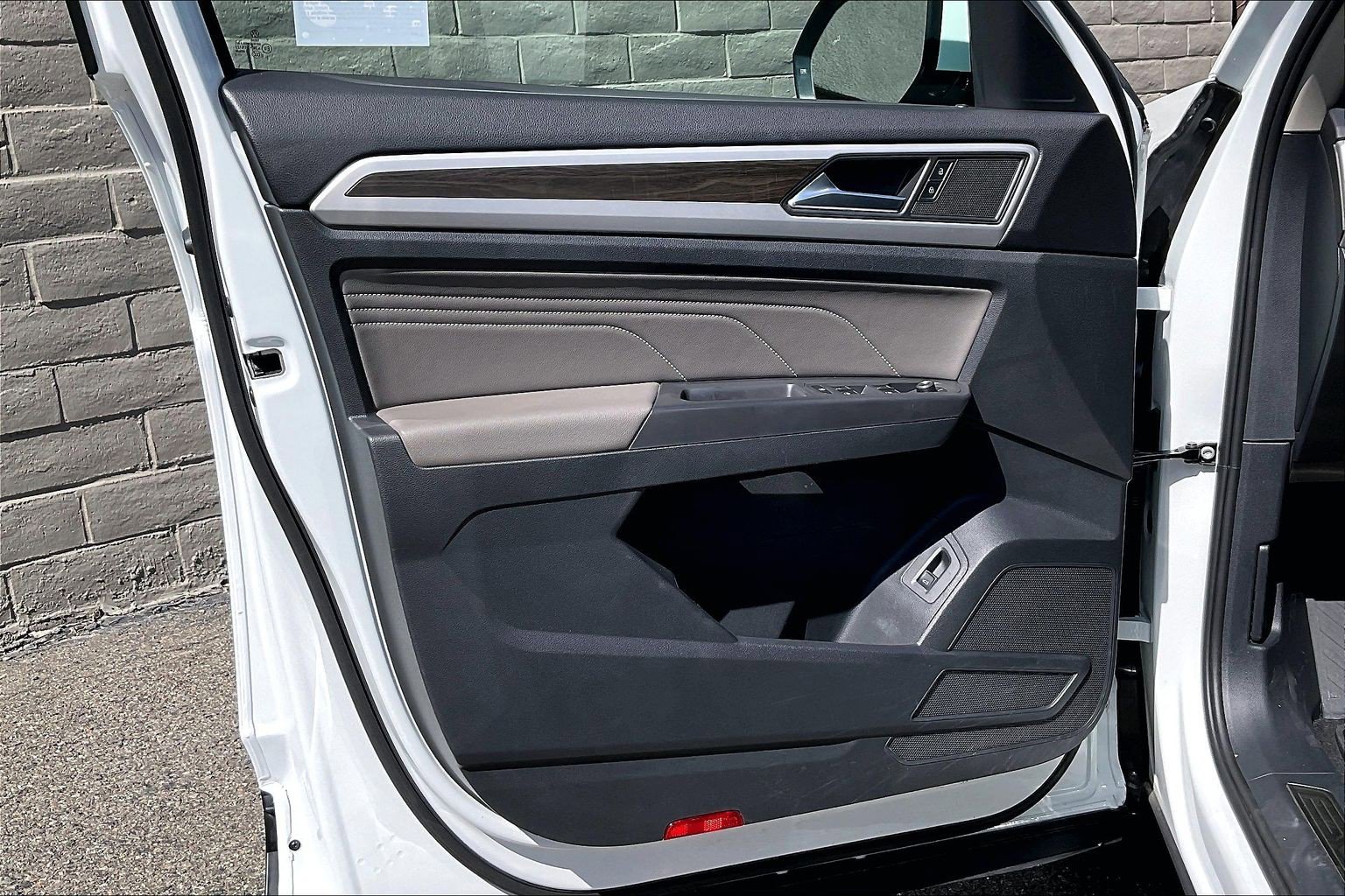 Certified 2023 Volkswagen Atlas SE w/ Panoramic Sunroof Package AWD/4WD image 22