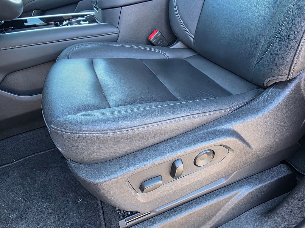 Certified 2025 Chevrolet Tahoe LT AWD/4WD image 12