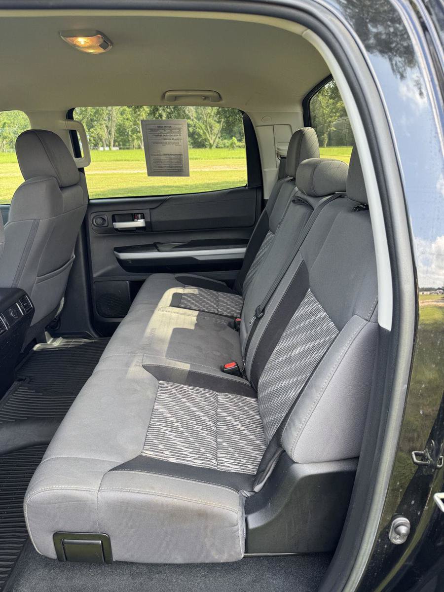Used 2020 Toyota Tundra SR5 w/ SR5 Upgrade Package AWD/4WD image 10