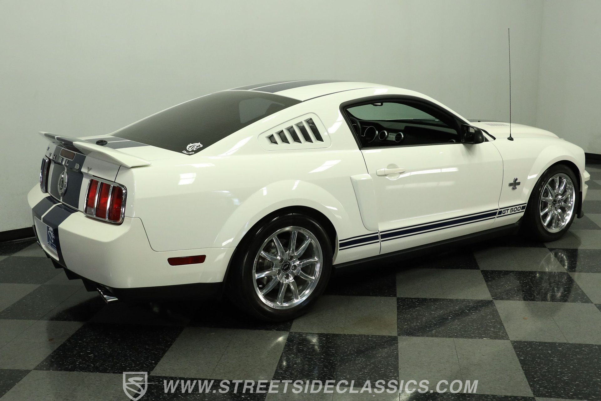 Used 2007 Ford Mustang Shelby GT500 RWD image 12
