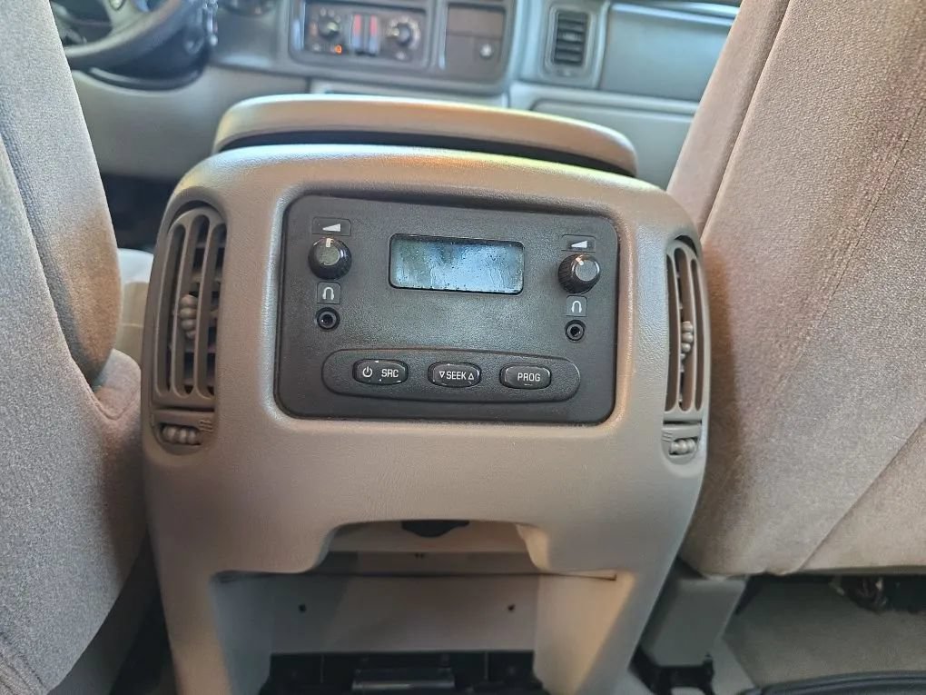 Used 2006 Chevrolet Avalanche Z71 w/ Preferred Equipment Group AWD/4WD image 39