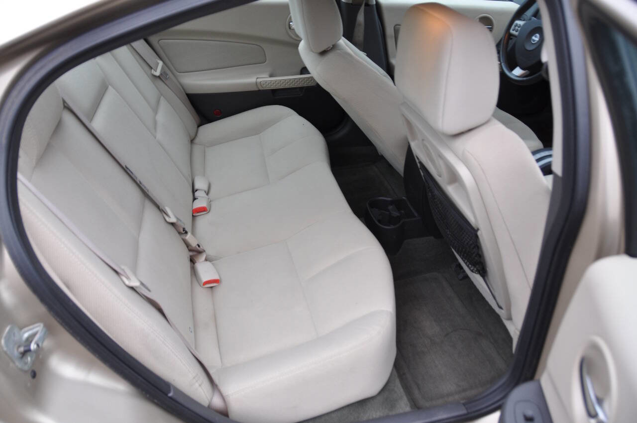 Used 2005 Pontiac Grand Prix GTP w/ Premium Audio Package FWD image 25
