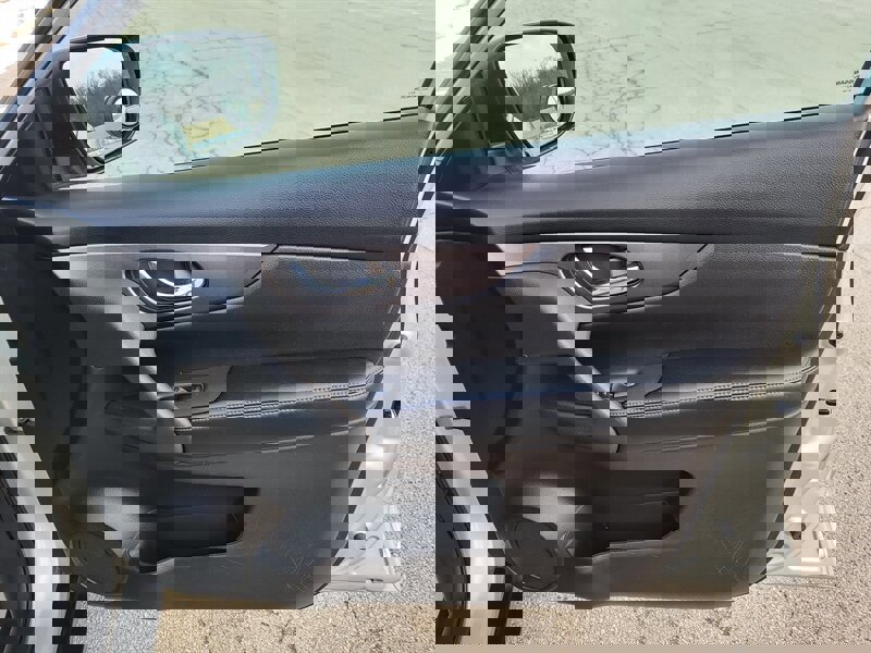 Used 2016 Nissan Rogue S image 27