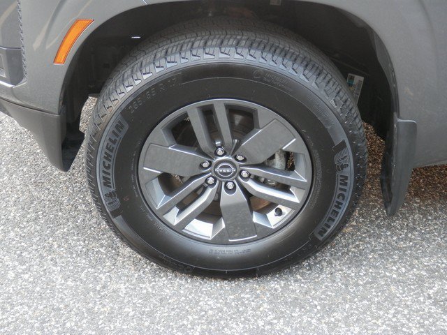 Used 2025 Nissan Frontier SV AWD/4WD image 13