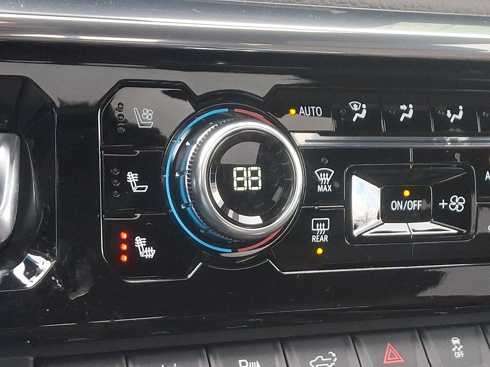 New 2026 GMC Sierra 3500 Denali w/ Denali Reserve Package image 24