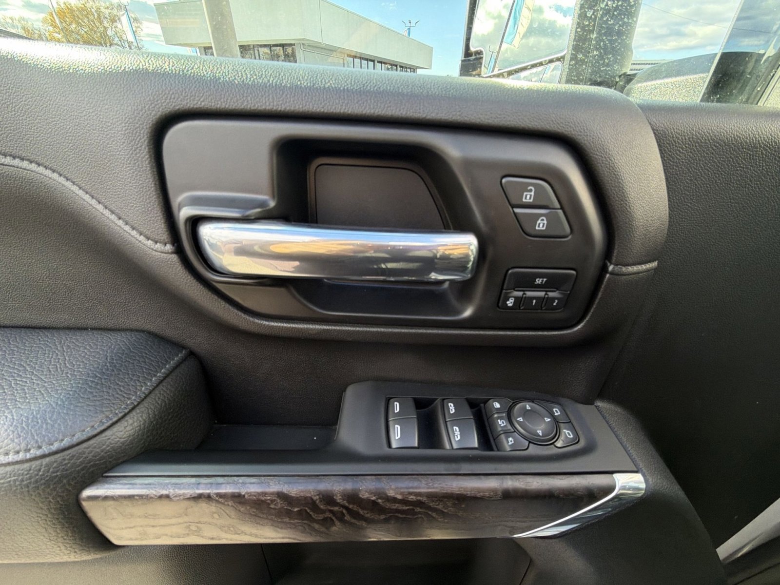 Used 2023 GMC Sierra 3500 Denali image 15